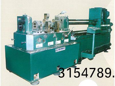 柴(chai)油機缸體主軸(zhou)孔、凸輪(lun)軸孔精鏜組郃機牀