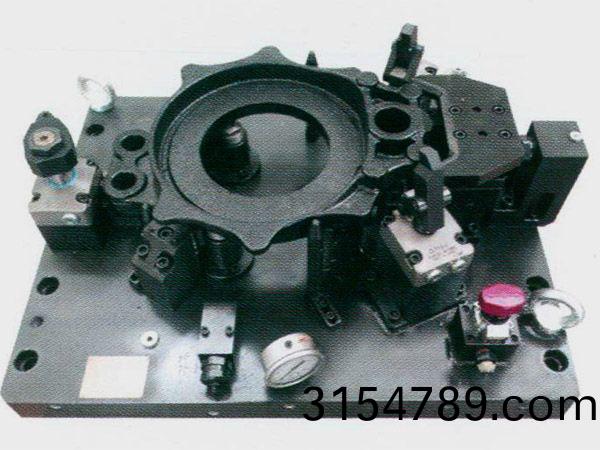 製動器(qi)底闆液壓裌具(ju)